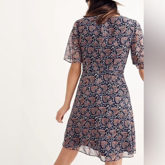 Madewell Orchard Flutter-Sleeve Dress in Fan Floral Mix - Picture 2 of 10
